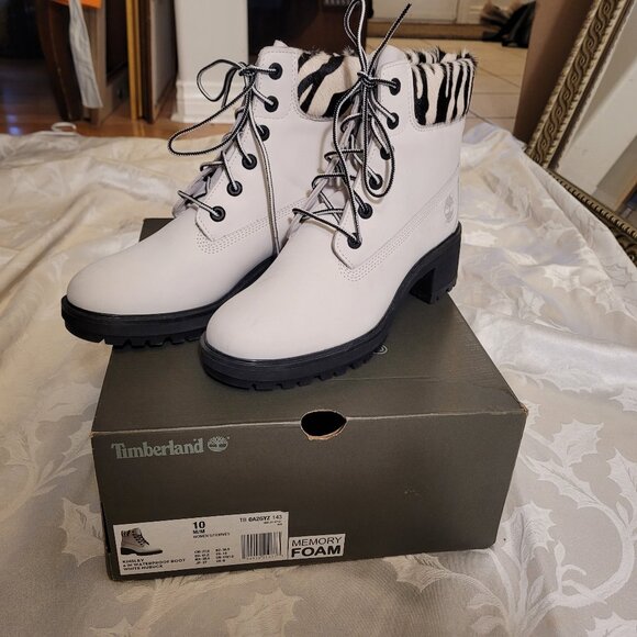 🎉NIB 🎉Timberland Kinsley 6 Inch Waterproof Boot White Nubuck - Picture 2 of 9